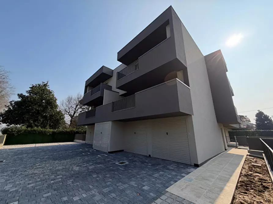 Immagine 12 di Attico in vendita  in Via Pietro Gobetti a Abano Terme