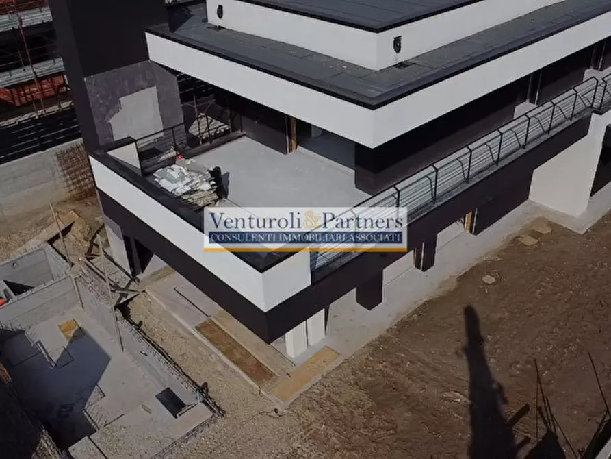 Immagine 7 di Villa in vendita  in Via Palmiro Togliatti a Desenzano Del Garda