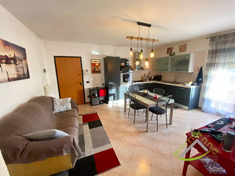 Immagine 1 di Appartamento in vendita  in via parolini a Camponogara