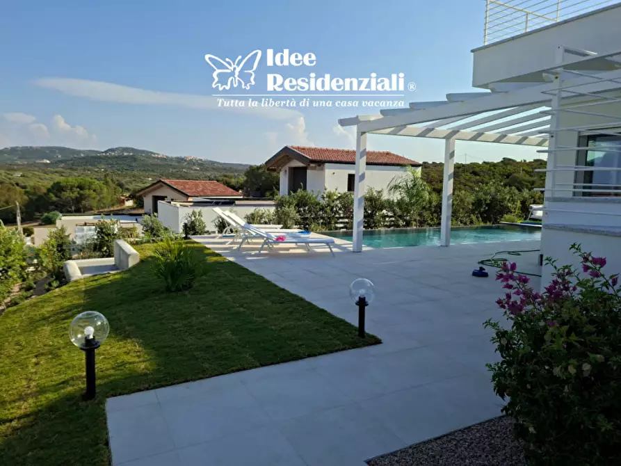 Immagine 2 di Villa in vendita  a Santa Teresa Gallura