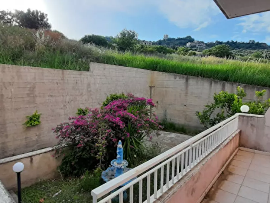 Immagine 11 di Villa in vendita  in Viale Europa a Satriano