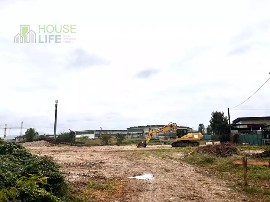 Immagine 3 di Terreno in vendita  in Via dell' Economia a Thiene