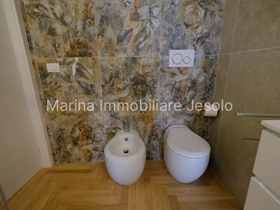 Immagine 17 di Appartamento in vendita  in Viale Venezia a Jesolo