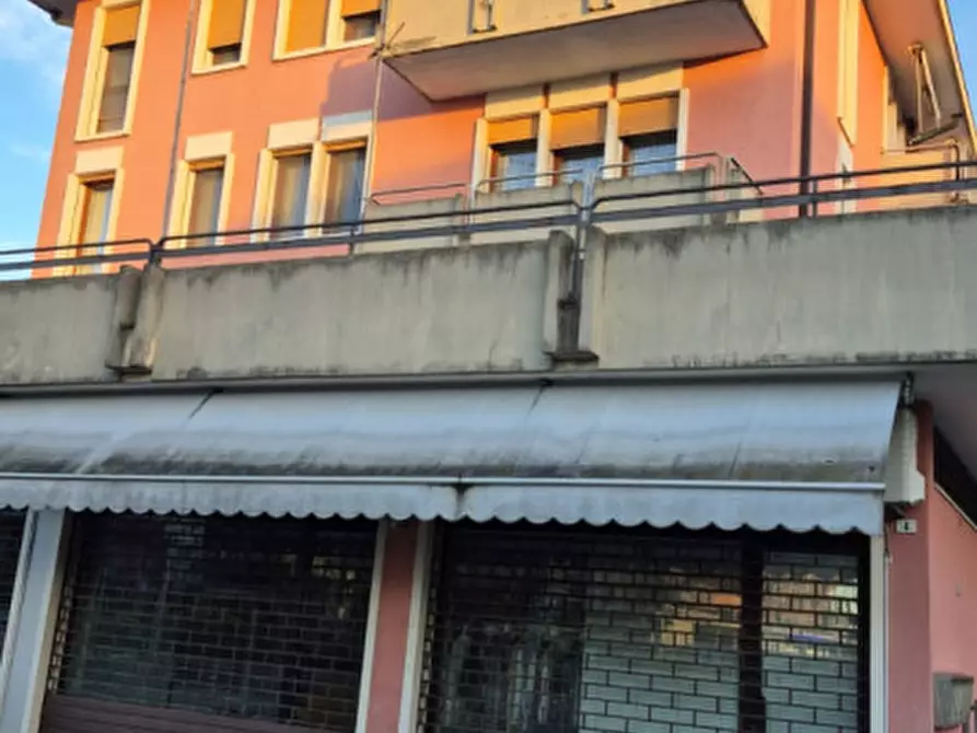 Immagine 2 di Negozio in vendita  in piazza San Bonaventura a Cadoneghe
