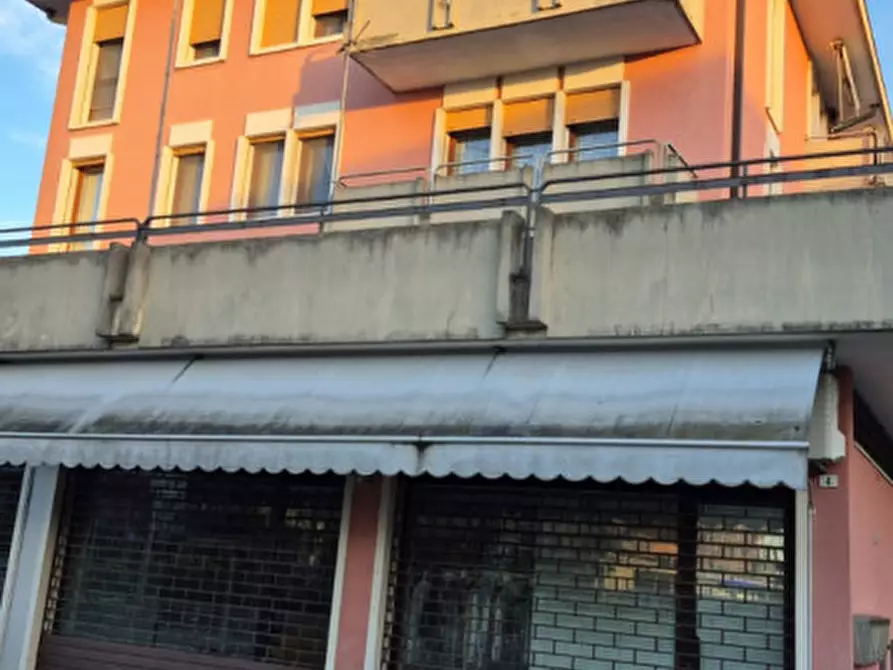 Immagine 2 di Negozio in vendita  in piazza San Bonaventura a Cadoneghe
