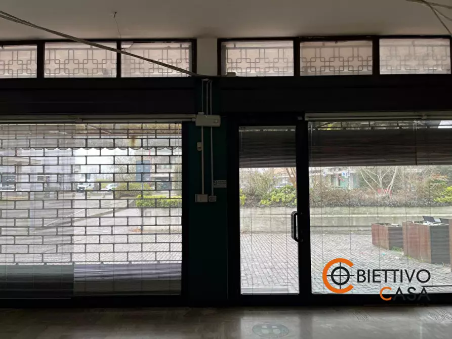 Immagine 5 di Negozio in vendita  in piazza San Bonaventura a Cadoneghe