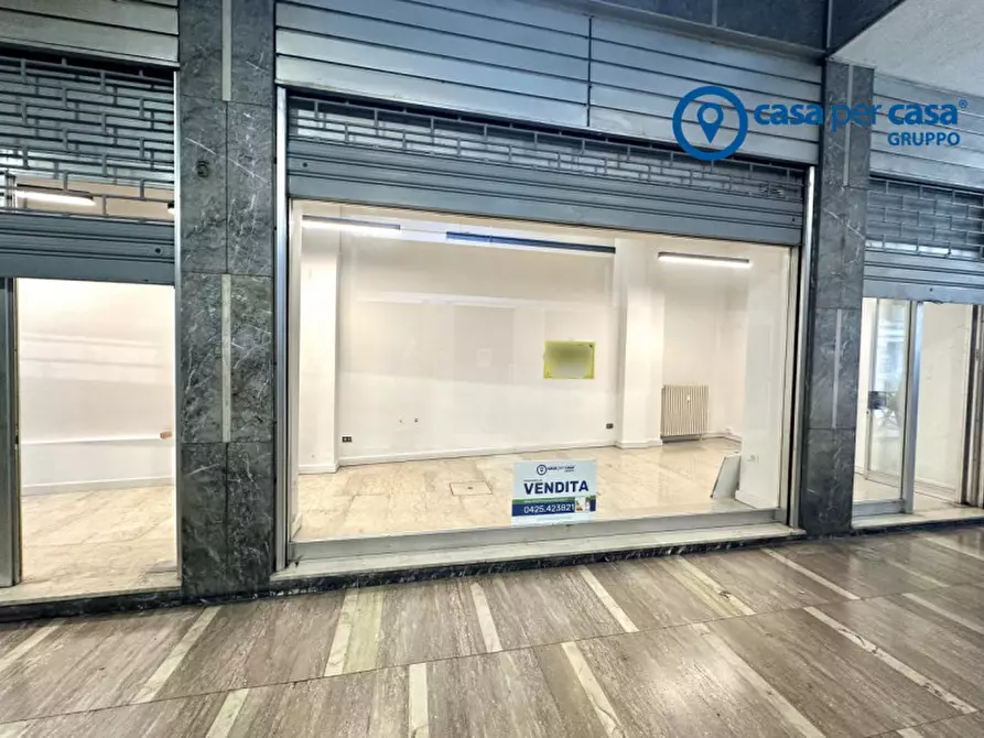 Immagine 1 di Negozio in vendita  in GALLERIA BERNARDINO DA FELTRE 7 a Rovigo