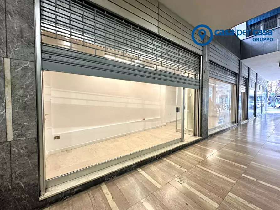 Immagine 2 di Negozio in vendita  in GALLERIA BERNARDINO DA FELTRE 7 a Rovigo