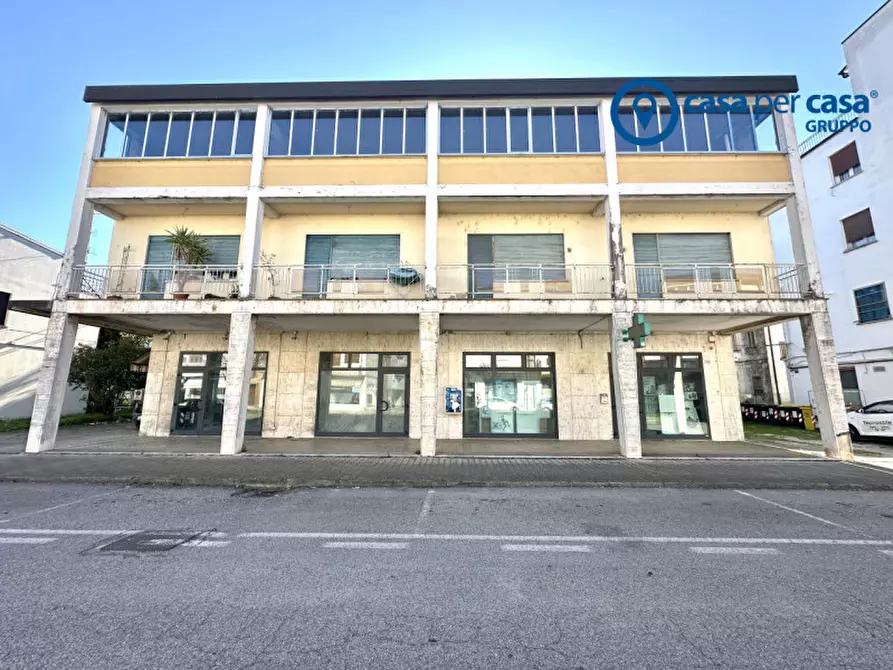 Immagine 1 di Palazzo in vendita  in Corso Antonio Gramsci a Polesella