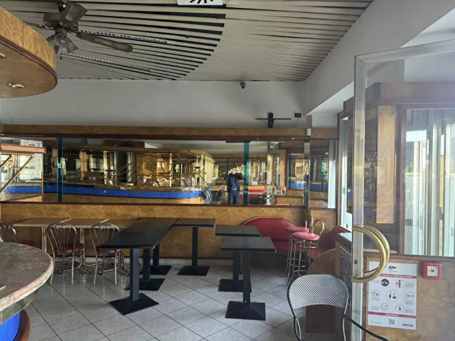 Immagine 5 di Negozio in affitto  in Riva Grumula 6/f a Trieste