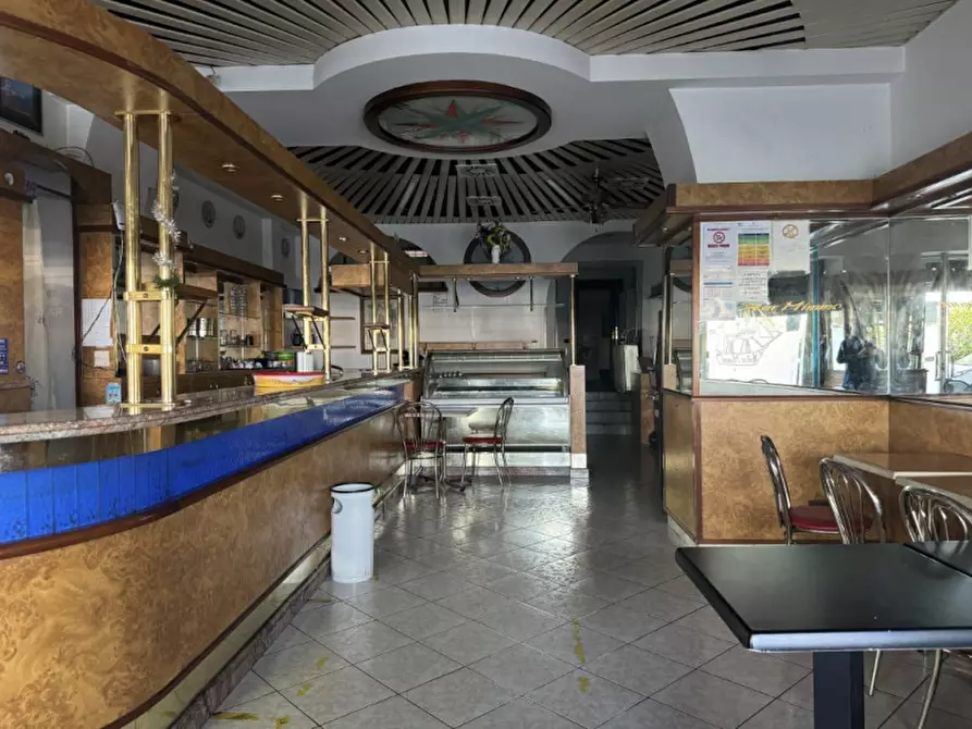 Immagine 6 di Negozio in affitto  in Riva Grumula 6/f a Trieste