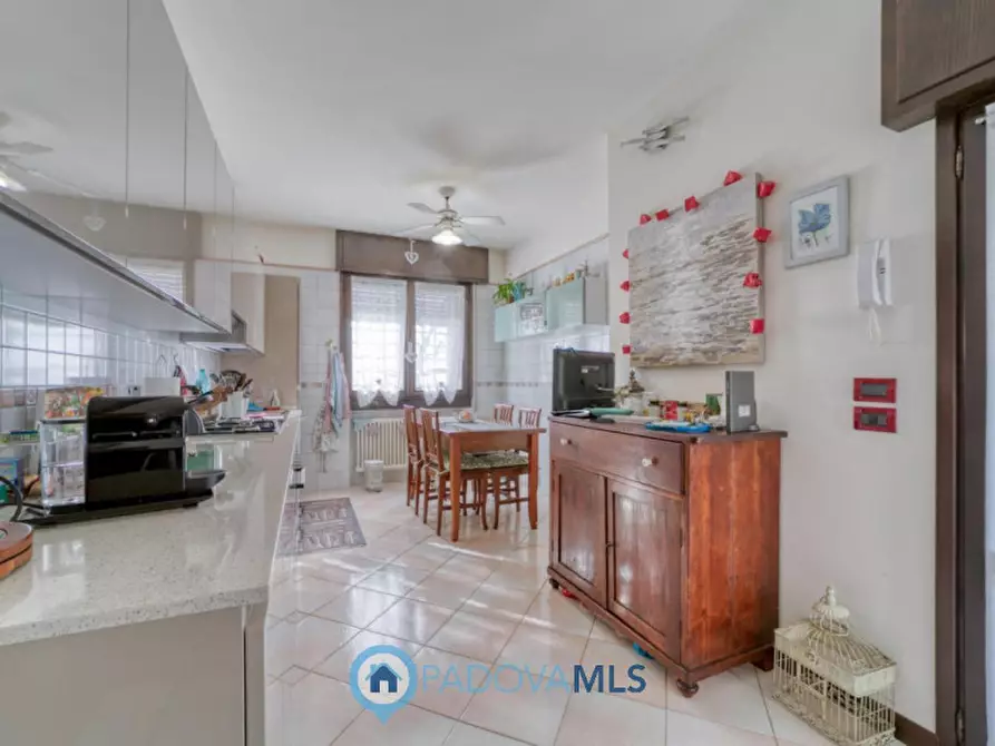 Immagine 7 di Villa in vendita  in VIA GIACOMELLI a Padova