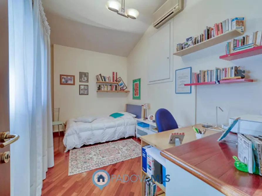 Immagine 21 di Villa in vendita  in VIA GIACOMELLI a Padova