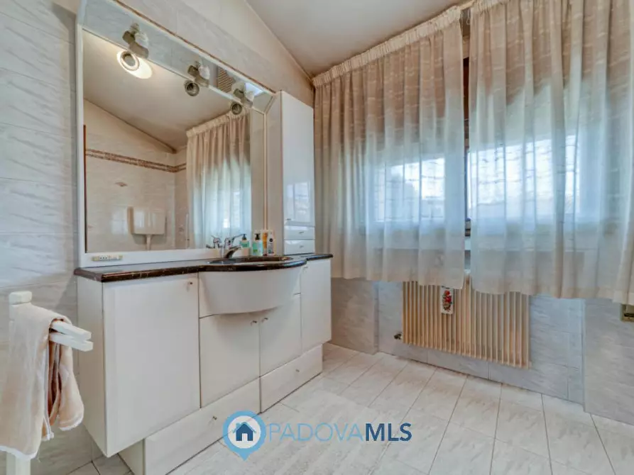 Immagine 32 di Villa in vendita  in VIA GIACOMELLI a Padova