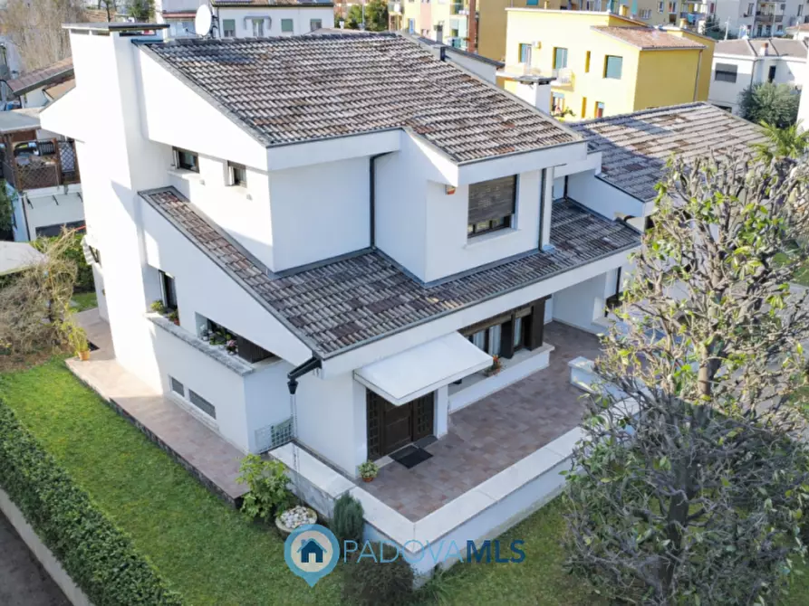 Immagine 37 di Villa in vendita  in VIA GIACOMELLI a Padova