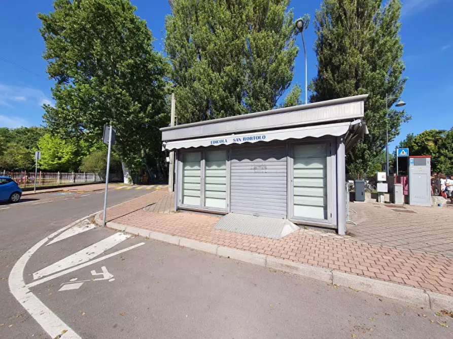 Immagine 1 di Negozio in vendita  in Via Irma Bandiera a Rovigo