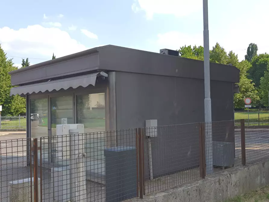 Immagine 6 di Negozio in vendita  in Via Irma Bandiera a Rovigo