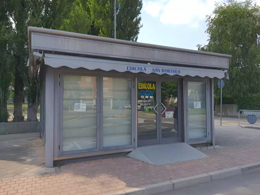 Immagine 9 di Negozio in vendita  in Via Irma Bandiera a Rovigo