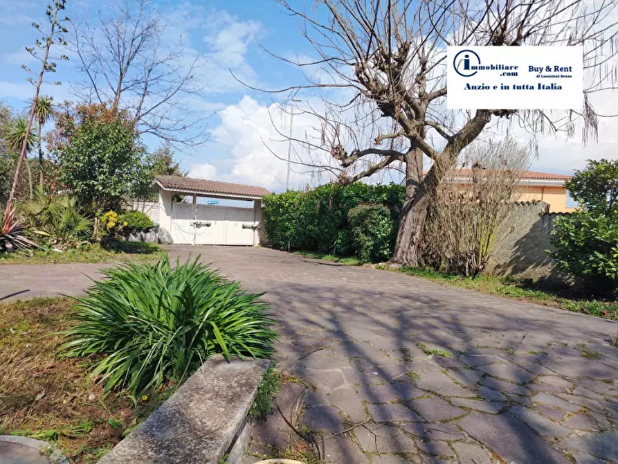 Immagine 3 di Villa in vendita  in VIA MAGENTA 1 a Anzio