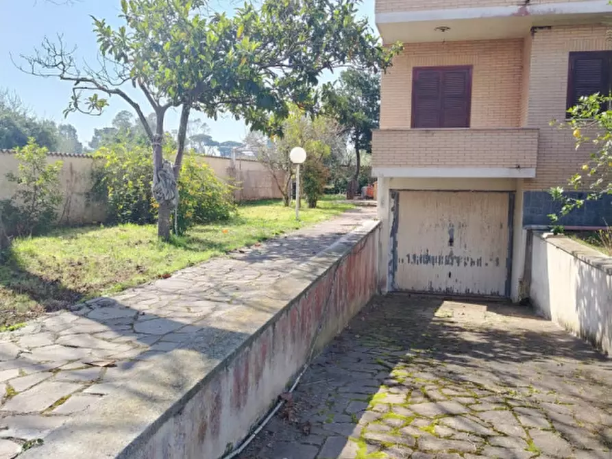 Immagine 11 di Villa in vendita  in VIA MAGENTA 1 a Anzio