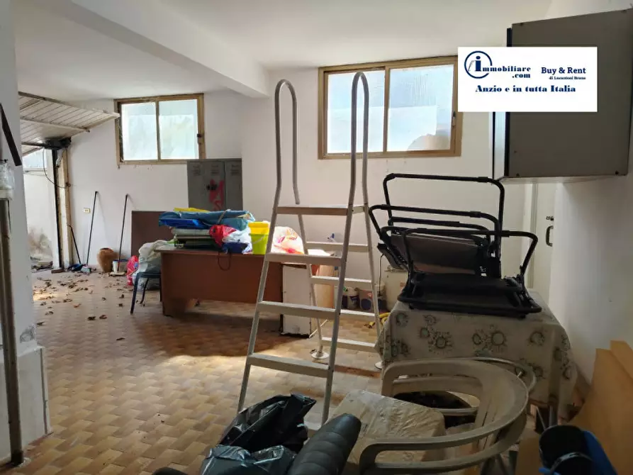 Immagine 15 di Villa in vendita  in VIA MAGENTA 1 a Anzio