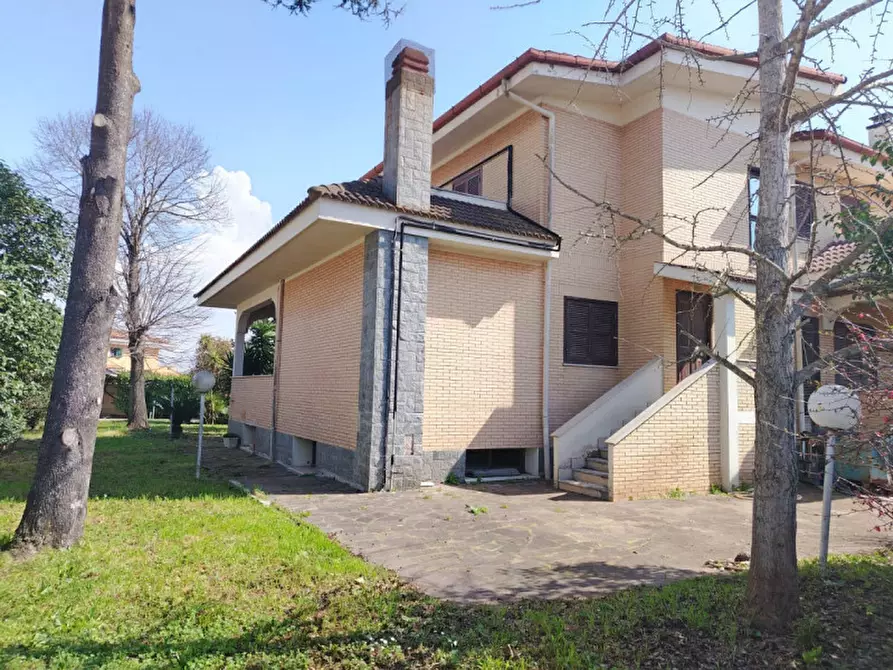 Immagine 25 di Villa in vendita  in VIA MAGENTA 1 a Anzio