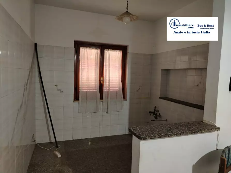Immagine 31 di Villa in vendita  in VIA MAGENTA 1 a Anzio