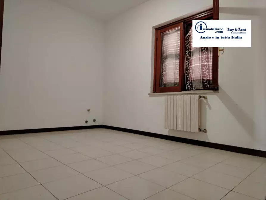 Immagine 41 di Villa in vendita  in VIA MAGENTA 1 a Anzio