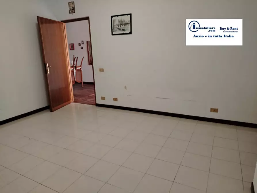 Immagine 42 di Villa in vendita  in VIA MAGENTA 1 a Anzio