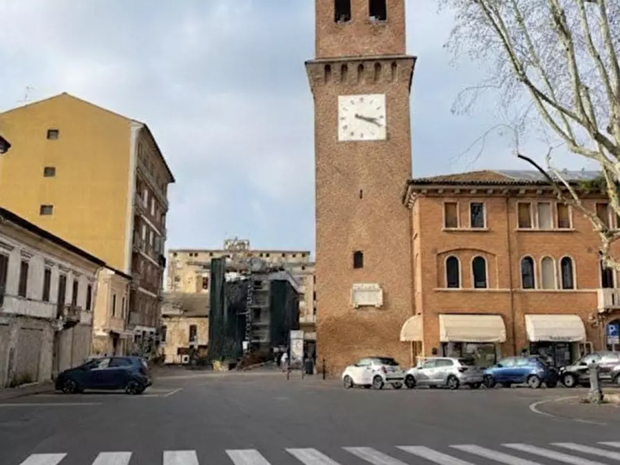 Immagine 3 di Negozio in vendita  a Suzzara