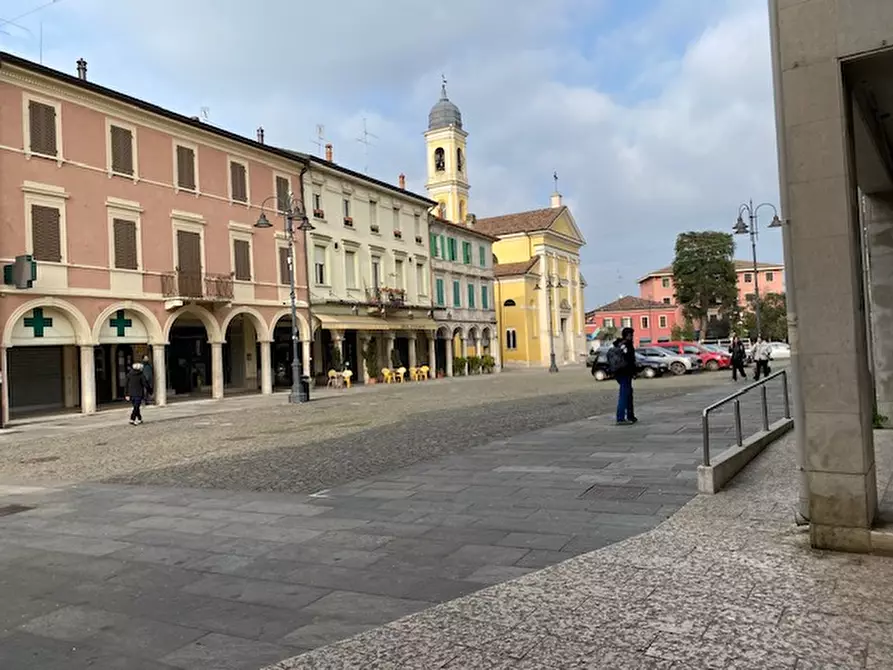 Immagine 5 di Negozio in vendita  a Suzzara