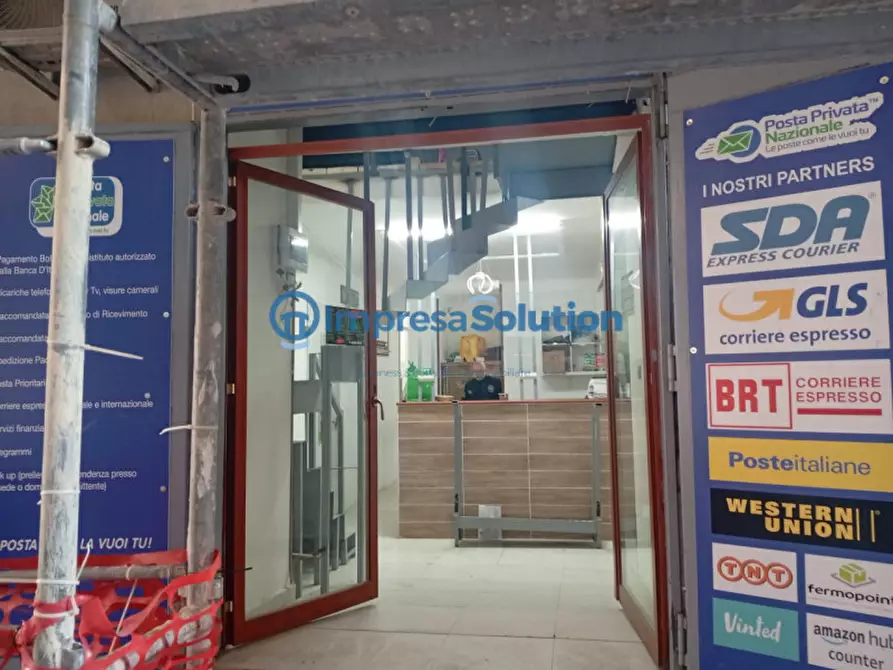 Immagine 4 di Negozio in affitto  in Vico Ferrovia a Napoli