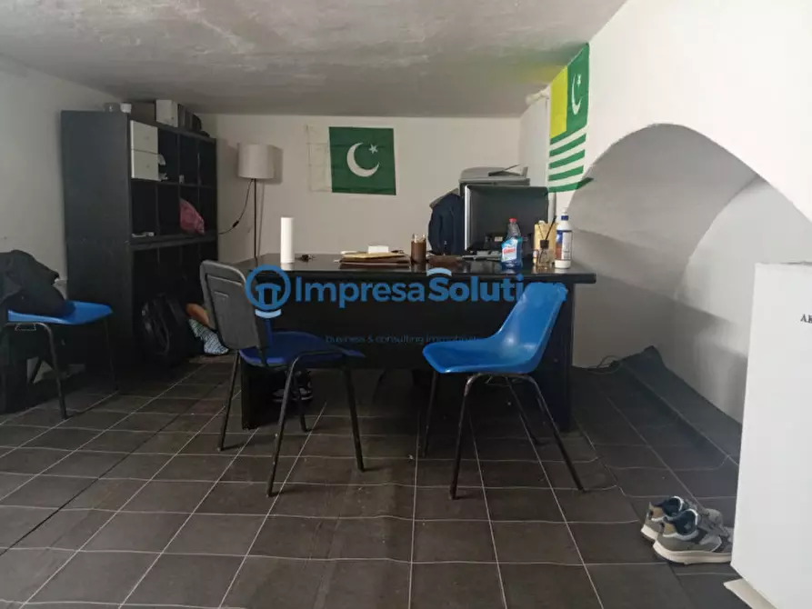 Immagine 10 di Negozio in affitto  in Vico Ferrovia a Napoli