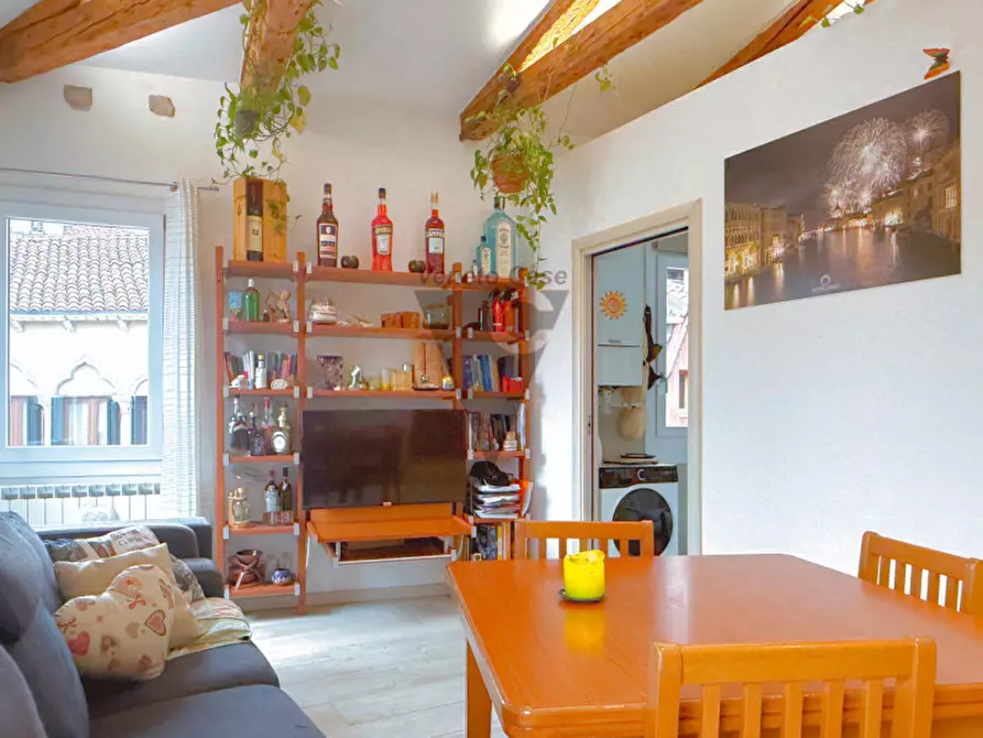 Immagine 2 di Appartamento in vendita  a Venezia