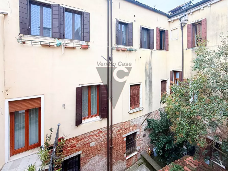 Immagine 13 di Appartamento in vendita  a Venezia