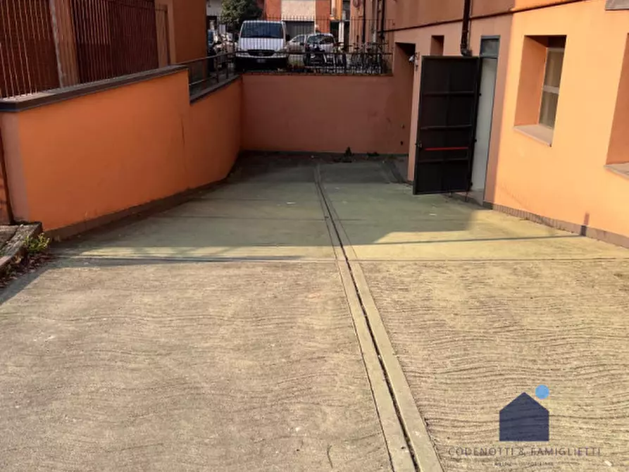 Immagine 1 di Garage in vendita  in Via Scipio Slataper, 5 a Brescia