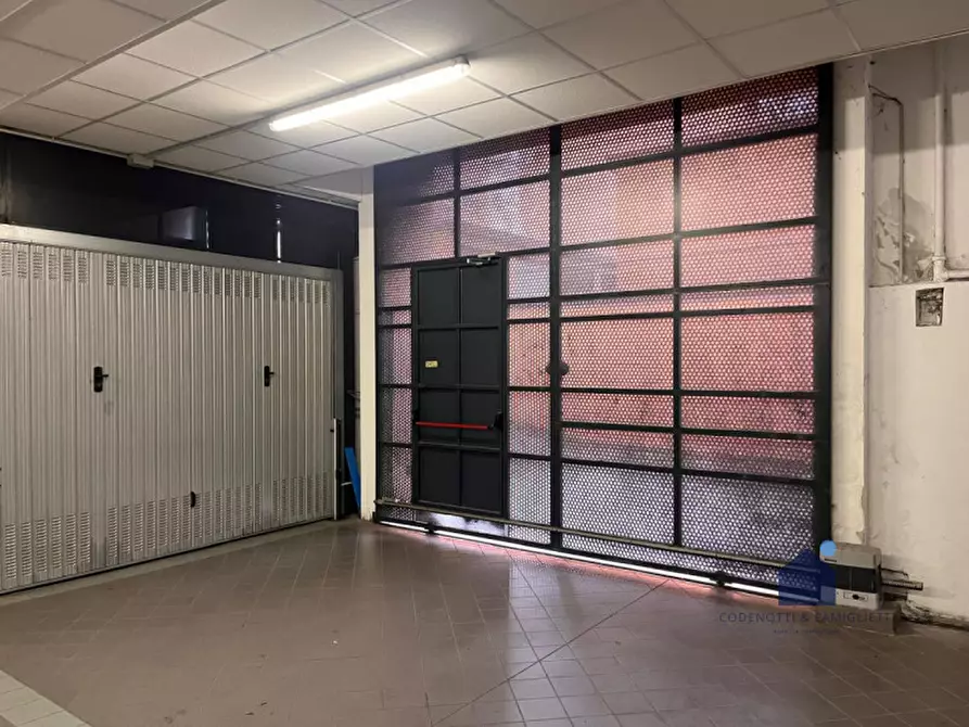 Immagine 3 di Garage in vendita  in Via Scipio Slataper, 5 a Brescia