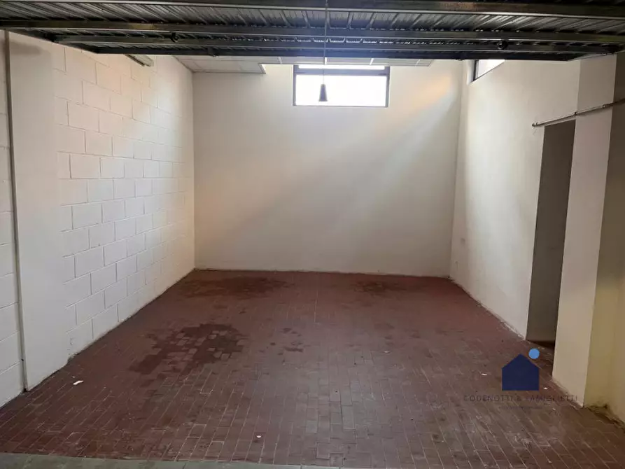 Immagine 9 di Garage in vendita  in Via Scipio Slataper, 5 a Brescia