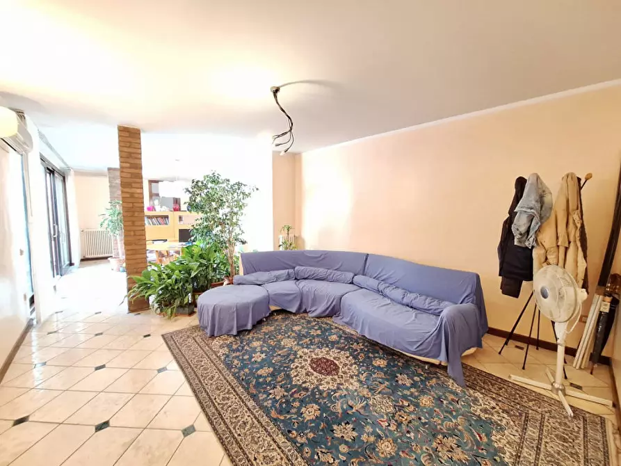 Immagine 2 di Appartamento in vendita  in Via Nino Bedendo a Rovigo