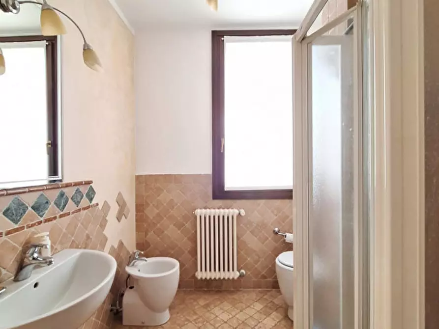 Immagine 12 di Appartamento in vendita  in Via Nino Bedendo a Rovigo