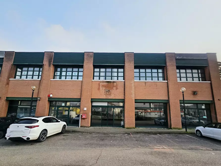 Immagine 2 di Negozio in affitto  in VIA PRINCIPE AMEDEO a Este