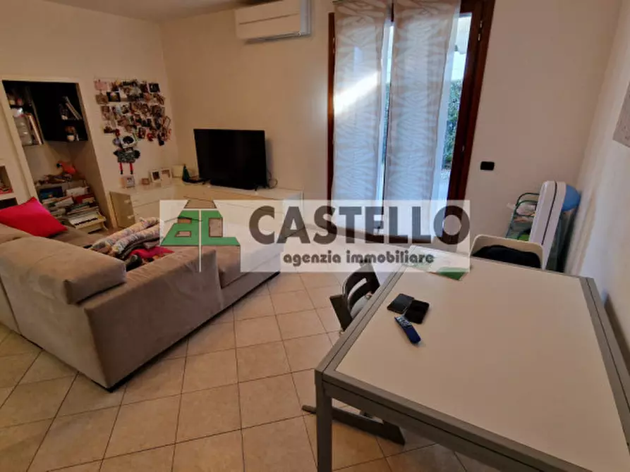 Immagine 1 di Casa trifamiliare in vendita  in Via Mussolini a Villanova Di Camposampiero