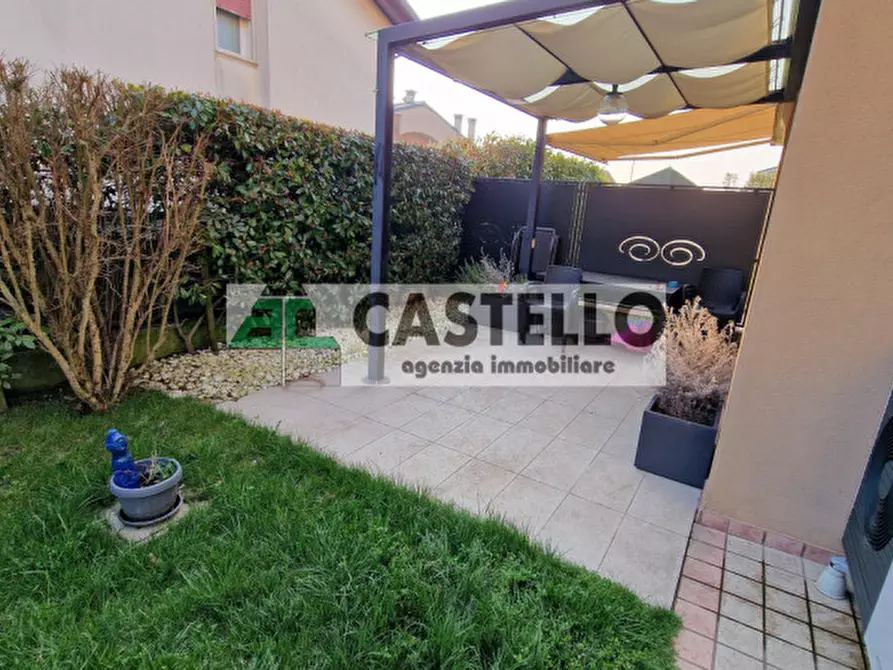 Immagine 2 di Casa trifamiliare in vendita  in Via Mussolini a Villanova Di Camposampiero