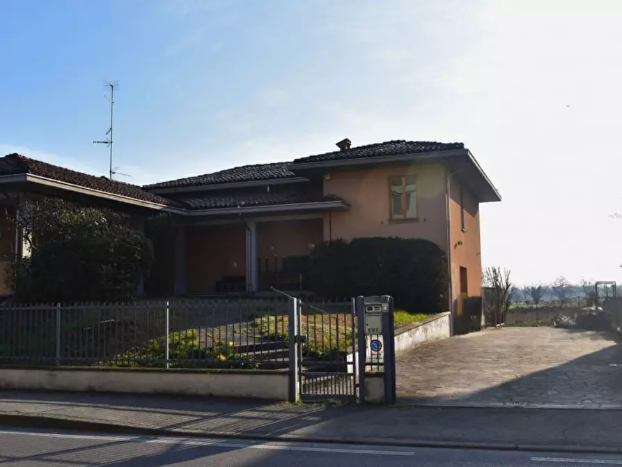 Immagine 2 di Villa in vendita  in Strada Martinella a Parma