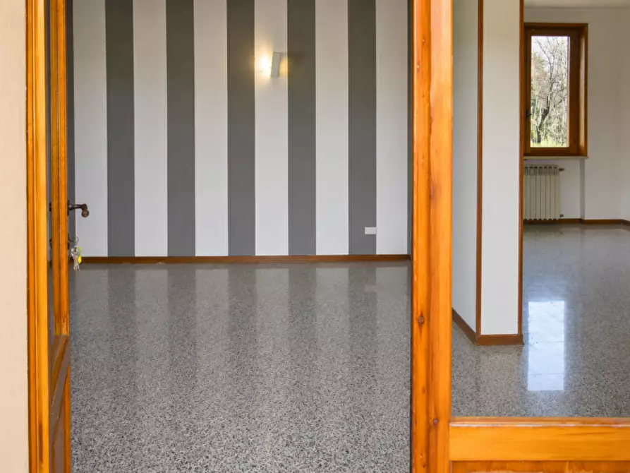 Immagine 8 di Villa in vendita  in Strada Martinella a Parma