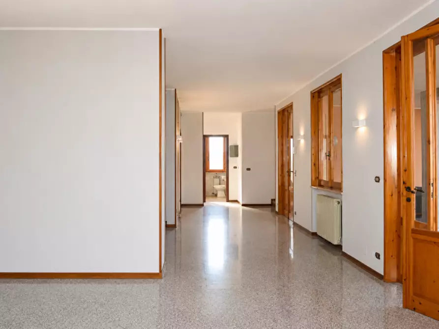 Immagine 11 di Villa in vendita  in Strada Martinella a Parma