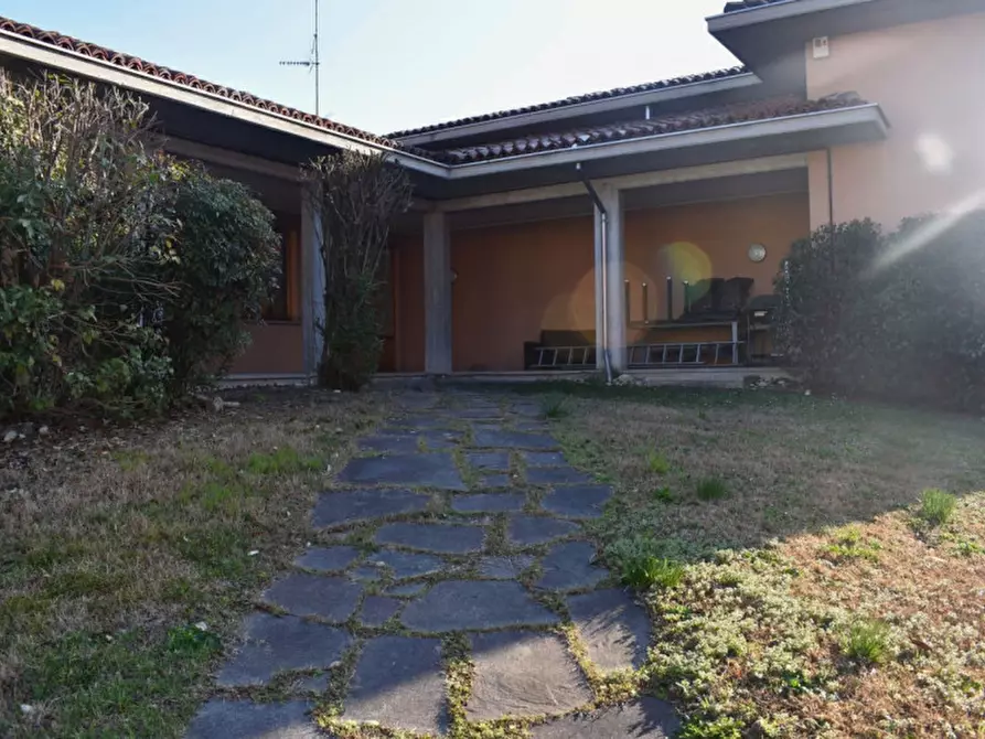 Immagine 14 di Villa in vendita  in Strada Martinella a Parma