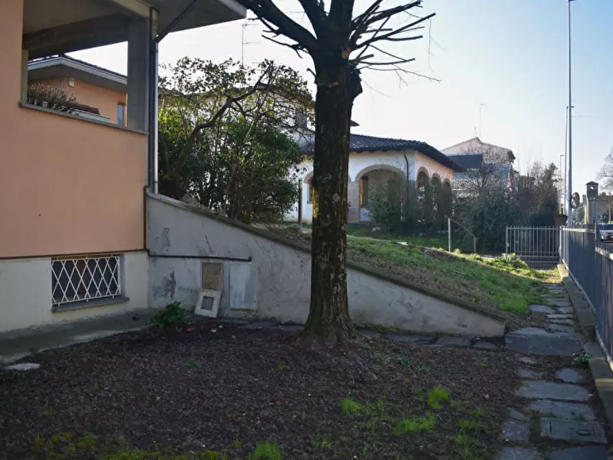 Immagine 15 di Villa in vendita  in Strada Martinella a Parma