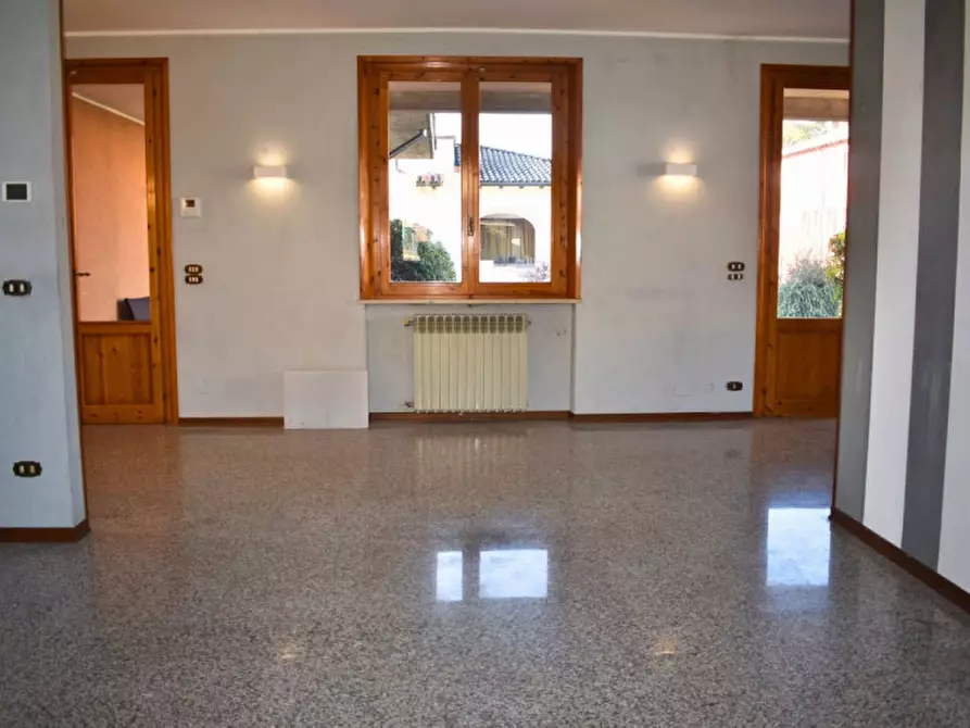 Immagine 26 di Villa in vendita  in Strada Martinella a Parma