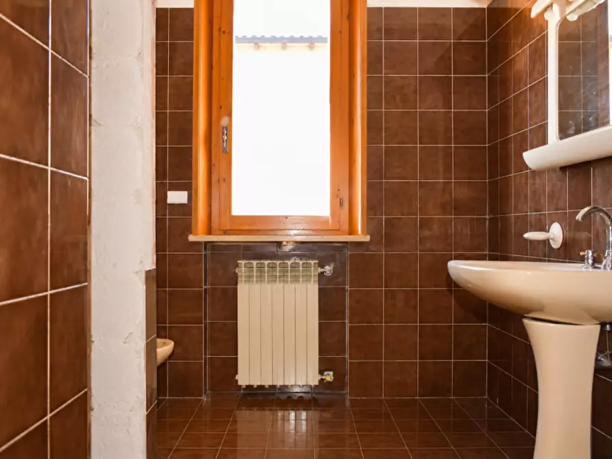 Immagine 28 di Villa in vendita  in Strada Martinella a Parma